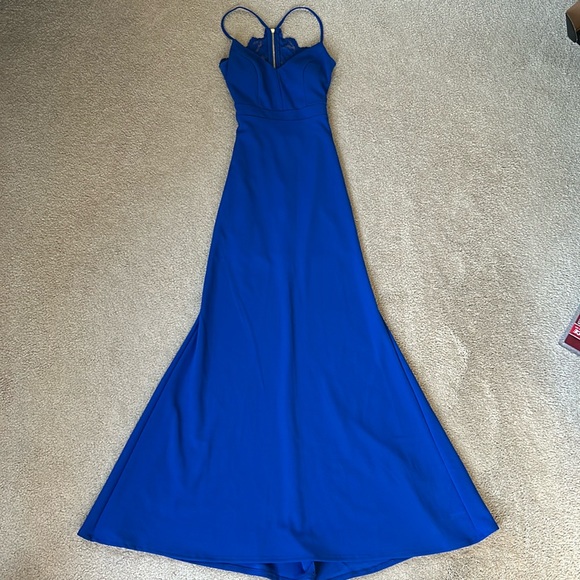 B Darlin Dresses & Skirts - B. Darlin Size 3/4 long blue dress w lace back